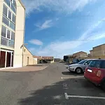 Apartment Pour 5 Avec Piscine, Wifi Et Parking - Fr-1-619-133